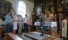 freier Theologe Markus Schäfler bei einer freien Taufe